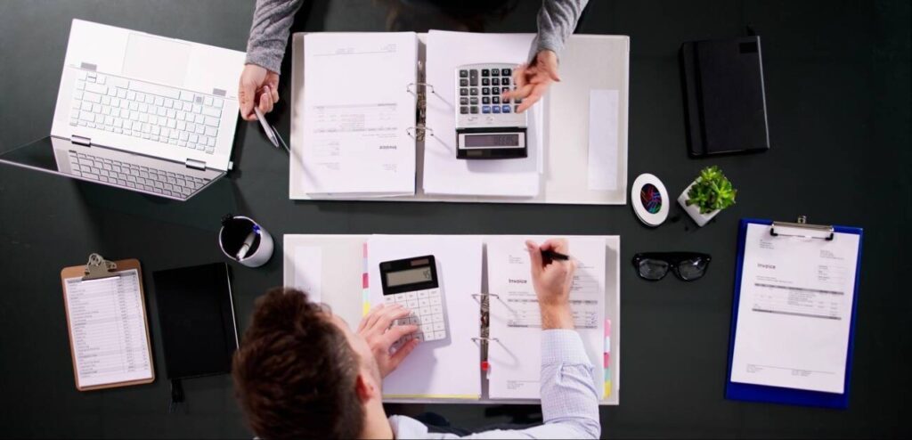22tax compliance financial accountant audit and sale statements 2m8de2k
